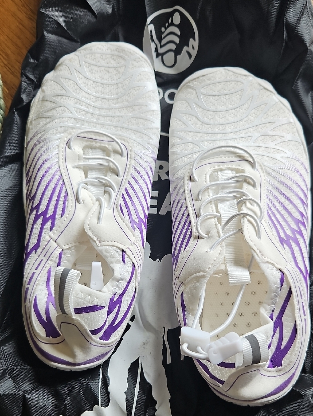 Peak FootWear White and Purple Athletic Slip-On Sneakers